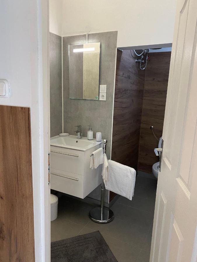 דירות שיופוק Apartman B מראה חיצוני תמונה